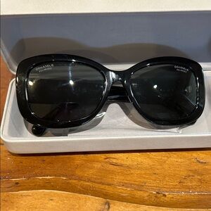 CHANEL Glossy Black Sunglasses New WOT